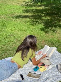 Introvert Activities, Reading Outside, Happy Birthday Clip, Summer Reads, Reading Motivation, Birthday Clips, Girl Reading, A Picnic, Summer Picnic