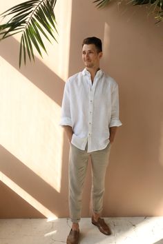 Men In Linen Pants, Mens Linen Wedding Outfit, Lenin Pants For Men, Old Money Linen Outfit Men, Male Wedding Guest Outfit Casual, Brunch Outfits For Men, Cartagena Outfits Men, Mens White Linen Shirt Outfit, Men’s White Linen Shirt