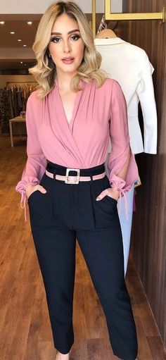 20 Clothing Hacks That Will Make You Look Slimmer. Fashionable Work Outfit, Summer Work Outfits, Cooler Look, Outfit Trends, Professional Attire, Casual Work Outfits, Weekend Outfit, Inspired Outfits, Work Outfits Women