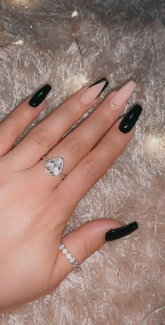 Mail Designs For Medium Nails, Nails Acrylic Colors Ideas, Long Coffin Black Nails, Black Acrylic Nails Medium, Nail Design With Rhinestones Simple, Nails Inspiration Coffin Medium, Black Acrylic Nails Simple, At Home Nails Designs, Black Prom Nails Acrylic Classy