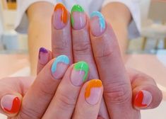 30 Oval Nail Designs to Elevate Your Manicure Game Dark Color Nails, Nail Routine, Tropical Nails, September Nails, Bold Patterns