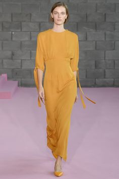 Emilia Wickstead Spring 2016 Ready-to-Wear Fashion Show Fashion Dresses Runway, London Fashion Weeks, Emilia Wickstead, Fashion Color, Fashion Spring, Mode Inspo, Spring Summer 2016, 2016 Fashion, Fashion Styles