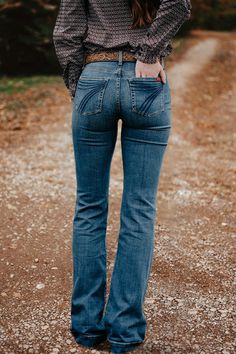 Women Jeans Western, Cheap Western Clothes, Subtle Cowgirl Outfit, Sevens Jeans, 7s Jeans, Bleached Fabric, Country Jeans, Country Fits