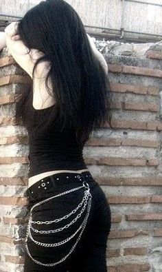 Gothic Emo Outfits, Goth Metal Outfit, Female Metalhead Outfit, Metalhead Outfits Women, Metalhead Aesthetic Outfit, Metalhead Women, Goth Princess Aesthetic, Romantic Goth Outfits Casual, Metal Outfits Women