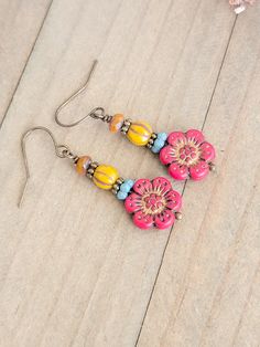 Boho Jewelry Ideas, Czech Beads Jewelry, Glass Flower Earrings, 2024 Jewelry, Rustic Accessories, Czech Glass Jewelry, Jewelry Board, Bead Projects, Earring Ideas