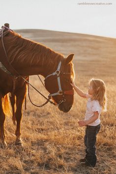 This was a candid photo I took during a family photography session and it ended up being one of my favs from this shoot! From the adorable little girl to the beautiful horse, all during the golden hour, you can't get much better than that! Family Photos With A Horse, Family Photos With Horses, Mom And Me Photos, Equine Photography Poses, Ranch Photos, Horse Photoshoot, Pictures With Horses, Horse Pics