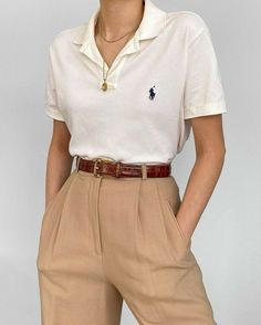 Classy Polo Outfit, Polos Aesthetic, Polo Outfits For Women, Polo Aesthetic, Polo Shirt Outfit Women's, Elegantes Outfit Damen, Polo Shirt Outfits, Stile Hijab, Polo Outfit