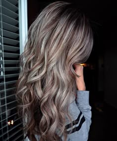 25 Light Brown Hair with Highlights Ideas For Brunettes Hair With Silver Highlights, Light Chocolate Brown Hair, Brown Hair With Silver Highlights, Hair Dye Tips, Brown Hair Shades, Hair With Highlights, Silver Highlights, Chocolate Brown Hair, Brown Hair With Blonde Highlights