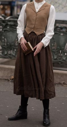 Fantasy Business Casual, 1800s Casual Clothes, 1900s Casual Fashion, 19th Century England Fashion, Old Times Outfits, Vintage Archeologist Outfit, Investigator Outfit Women, 1890s Casual Fashion, 1930s Academia