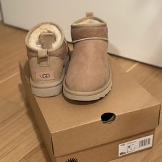 Not Worn Size 8 / Brand New Uggs / New Uggs, Ugg Black, Shoes Brand, Ugg Shoes, Womens Uggs, Shoe Brands, Low Cut, Bootie Boots, Ankle Boots