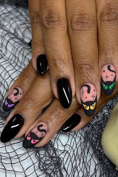 Black Cat Halloween Nails Cat Nail Designs Easy, Pumpkin Cat Nails, Halloween Nails Cat Design, Black Cat Nail Art Halloween, Halloween Cat Nails Designs, Seasonal Nail Designs, Black Cat Halloween Nails, Halloween Nails Black Cat, Nails Cat Design