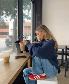 Cool Outfits With Sweatpants, Outfit Ideas Sporty Fashion, Red Adidas Campus, Blue Sweater Outfit, Aesthetics Outfits, Campus Fashion, Clothing Aesthetics, European Winter, Rok Midi