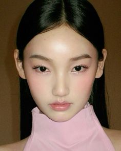 Pink Glowy Makeup, Outfits Asian, Viral Aesthetic, Makeup Asian, Chanel Lipstick, Workout Inspo, Ethereal Makeup, Coquette Style, Outfit Vintage