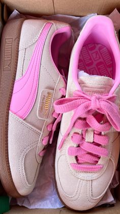 #puma #pumashoes #pumapalermo Puma Palermo, Vintage Style Shoes, Shoe Wishlist, Nike Air Shoes, Shoes Teen, Sneakers Puma, Aesthetic Shoes, Pumas Shoes