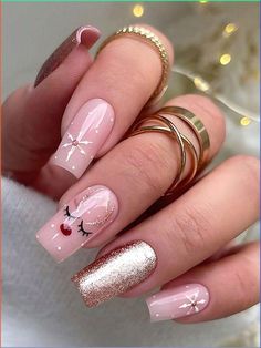 Christmas Snowflakes Nails, Unghie Nail Art, Ballet Nails, Nagel Tips, Cute Christmas Nails, Gold Nail, Her Nails, Snowflake Nails, New Year's Nails