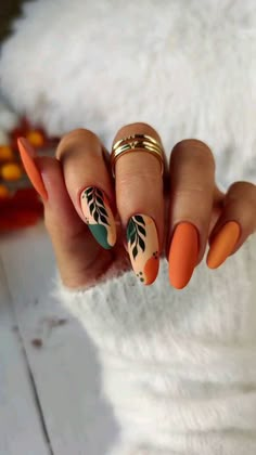 Cute Nails Thank Giving Nails Design, Rust Orange Nails, Green And Orange Nails, Rust Nails, September Nails, Thanksgiving Nails, Fall Nail Art, Nail Art Ideas