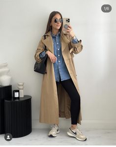 Casual Trench Coat Outfit, Eurotrip Outfits, Look Legging, Fall Fashion Trends Women, Layering Outfits, Work Outfits Women