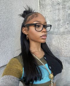 Straight Hair Black Women, Hairstyle With Glasses, Hair Black Women, Hair Charms, Wig Ideas, Cute Box Braids Hairstyles, Natural Curls Hairstyles, Slick Hairstyles