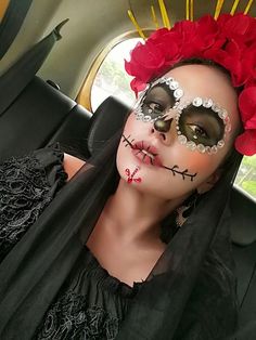 Easy Catrina Makeup Kids, Outfits Catrina, Halloween Makeuo, African Hair Wrap, Sugar Skull Makeup, Halloween Makeup Inspiration, Halloween Makeup Easy, Skull Makeup, Halloween Make Up