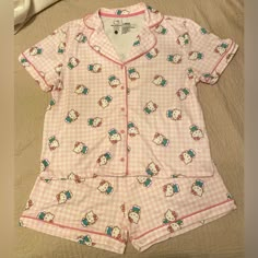 Hello Kitty By Sanrio Pajama Set. Pink Checkered And Hello Kitty!! Cool, Comfortable And Fun. Nwt Hello Kitty Pajama Set, Cute Hello Kitty Clothes, Y2k Pyjamas, Sanrio Pjs, Pjs Hello Kitty, Cute Girly Stuff, Pajamas Hello Kitty, Sanrio Pajamas, Hello Kitty Pjs