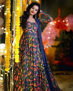 Long Frocks For Women, Frock Designs For Women, Kurtis For Women, Simple Frocks, Simple Kurta Designs