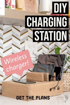 Wooden device charging station on the kitchen counter with devices charging with cords coming from the box . The entire image has text overlay Diy Docking Station, Diy Charging Station, Device Charging Station, Ipad Charging Station, Classroom Makeover, Organizing Wires, Small Woodworking Projects, Scrap Wood Projects, Diy Building