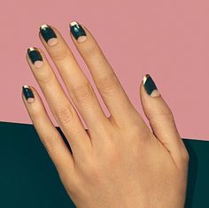 20 Items Every Nail Art Addict Needs in Her Mani Kit - Cosmopolitan.com Jewel Tone Nails, Nails California, Paintbox Nails, Nail Art Diy Easy, Finger Art, Lucky Magazine, Midas Touch, Latest Nail Trends, Nail Growth