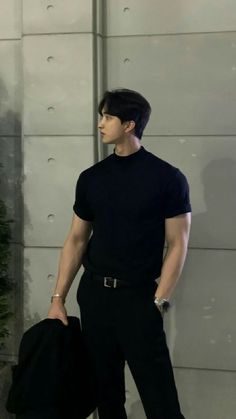 Men Model Reference, Rich Men Casual Outfits, Tall Masculine Men, Outfits Aesthetic Men Black, Standing Pose For Men, Kdrama Ceo Outfit Men, Aesthetic Asian Men Outfits, Boy Types Guys, Bad Boy Outfits Men