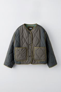 QUILTED JACKET Collarless Quilted Jacket Outfit, Artsy Winter Fashion, Zara Fall Winter 2024 2025, Interesting Clothes Design, Maine Fashion Fall, Jacket Trends 2024 Fall, Cool Winter Fashion, Quilted Jacket Zara, Plaid Puffer Jacket