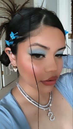 Blue Makeup Looks Aesthetic, Blue Aesthetic Makeup, Blue Eyeshadow Looks, Blue Makeup Looks, Rave Makeup, Makeup Eye Looks, Creative Makeup Looks, Makeup And Hair, Blue Eyeshadow