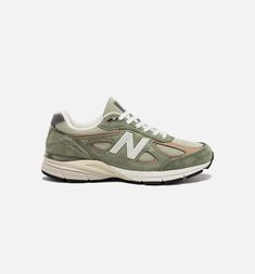 This new iteration of the New Balance 990v4 is ideal for Fall 2023. It features a fantastic mix of mesh, pigskin suede, and leather materials, providing both durability and comfort. The Olive Green hue dominates the design, tastefully accented with Tan highlights on the toe, midfoot, and collar. The White “N” logos on the sides, along with the prominent Made in USA branding on the tongue and heel, contribute to its signature style. To round off the look, a White midsole sits atop a Black rubber Veja Sneakers, Adidas Spezial, Best Running Shoes, Adidas Campus, Mens Lifestyle, Nike Air Max Plus, Buy Buy, Women Outfits, Nike Cortez