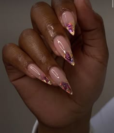 Classy Nails Gold Foil, Bday Nails Ideas Almond, Metallic French Tip Almond Nails, Freestyle Almond Nails, French Tips Acrylic Almond, Almond Gel X Nail Designs, Long Almond Nail Ideas, Island Nails Designs, Birthday Nails Capricorn