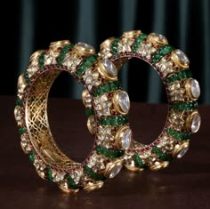 Emerald Diamond Bangles, Diamond Jewelry Expensive, Polki Bangles, Ruby Jewelry Necklaces, Gold Jewelry Prom, Jewellery Bangles, Bridal Jewelry Sets Brides, Bridal Diamond Necklace, Temple Jewelry Necklace