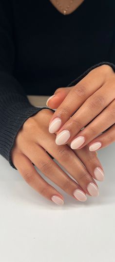 Clean Nail Inspiration, Short Nails For Sports, Basic Nails, Round Nails, Neutral Nails, Dipped Nails, Girls Nails, Classy Nails, Chic Nails