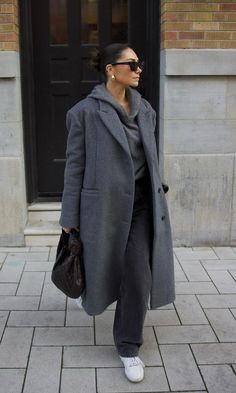 Navy Wool Coat Outfit, Wool Coat Outfit, Navy Wool Coat, Coat Street Style, Oak And Fort, Devil Wears Prada, Fall Inspo, Wool Blend Coat