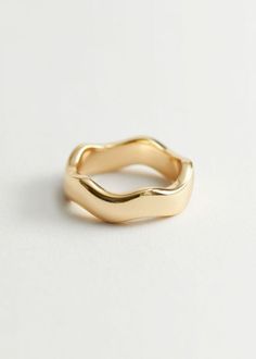 Glans Ring, Wave Ring, Golden Ring, Chunky Jewelry, Classy Jewelry, Jewelry Photography, Unisex Jewelry, Brass Jewelry, Jewelry Inspo