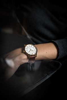 Men Product Photography, Mens Luxury Accessories, Mens Accessories Bracelet, Oriflame Beauty Products, Accessories Photography, Hand Watch, Super Luxury Cars