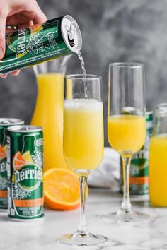 This Non Alcoholic Mimosa recipe or Mimosa Mocktail is the perfect brunch drink when you are trying to cut back on calories and lighten things up.  Made with just a few ingredients, this mimosa is going to shock you with how delicious and refreshing it is! Mimosa To Go, Champagne Mock Tail, Virgin Mimosas Non Alcoholic, Breakfast With Mimosas, Non Alcoholic Mimosa Recipe, Breakfast Mocktail, Mock Mimosa Recipe, Mock Mimosa, Virgin Mimosa Recipe