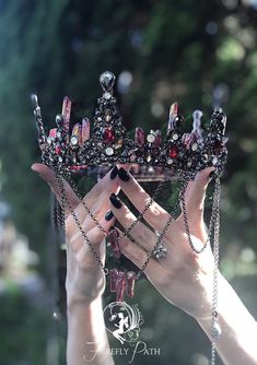 Firefly Path, Gaun Abad Pertengahan, Crown Aesthetic, Royal Core, Queen Aesthetic, Royalty Aesthetic, Royal Aesthetic, Beautiful Tiaras, Magical Jewelry