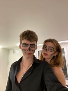 Couple Halloween Costumes 2023 Scary, Easy Couple Halloween Makeup, Skeleton Halloween Costume Couple, Couple Halloween Costumes Skeleton, Skeleton Costume Couples, Skeleton Makeup Boy, Couple Skeleton Makeup, Couples Skeleton Costume, Skeleton Makeup Couple