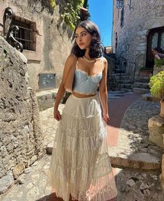 Mode Hippie, Earthy Outfits, Europe Outfits, Skirt And Top, American Beauty, Winter Trends, Mode Inspo, White Skirt, Thanksgiving Outfit