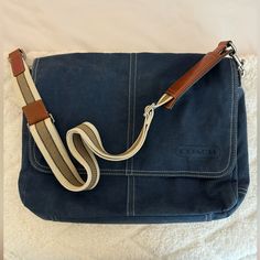 Such A Cute Bag, No Major Flaws That I Can See. Normal Wear From Storage. The Strap Is Removable. The Bag Is About 17” Long (Left To Right) And 12” High (Top To Bottom), Width Is About 3” Message Me With Any Questions! Coach Denim, Bags Vintage, Denim Material, Vintage Coach, Cute Bag, Laptop Bag, Coach Bags, High Top, Messenger Bag