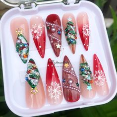 Holiday Stiletto Nails, Scary Christmas Nails, Christmas Nails With Charms, Y2k Christmas Nails, Extra Christmas Nails, Stiletto Christmas Nails, Christmas Nails Stiletto, Christmas Nails Long, Noel Nails