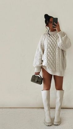 White Knee High Boots Outfit, Baddie Winter Outfits, White Knee High Boots, White Boots Outfit, Winter Boots Outfits, Edgy Accessories, Causual Outfits, Festival Looks, Fashion Mistakes