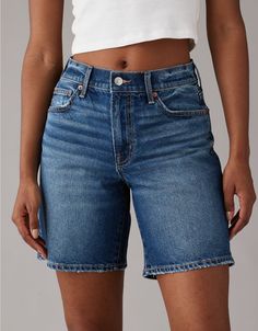 AE Strigid 8" Perfect Denim Bermuda Short Bermuda Shorts Outfit Summer, Denim Bermuda Shorts Outfit, Long Denim Shorts Outfit, Bermuda Shorts Outfit, Scandinavian Chic, Modest Shorts, Long Denim Shorts, Cruise Clothes, Jean Short Outfits