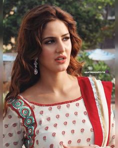 Katrina Kaif Navel, Allu Arjun Hairstyle, Indian Photoshoot, Bollywood Girls, Indian Beauty Saree, Desi Beauty, Follow Me