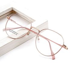 Specs Frame, Designer Eyeglass Frames, Retro Eyewear, Round Eyewear, Stylish Eyeglasses, Eyewear Trends