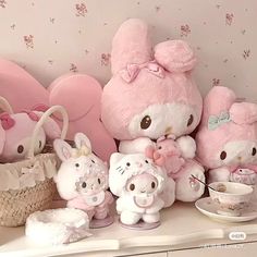 Hello Kitty Plushies Aesthetic, My Melody Widget, Melody Widget, Hello Kitty Kuromi, Kawaii Room Decor, Pink Aura, Pretty Bedroom, Kawaii Plushies, Hello Kitty My Melody