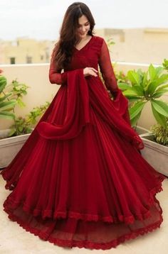 Trending Summer Nails, Simple Lehenga, Simple Frocks, Lehenga Designs Simple, Anarkali Dress Pattern, Red Maxi Dress, Simple Gowns, Wedding Mehndi, Couple Romance