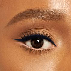 Natural Makeup Look With Eyeliner, Smokey Brown Eye Makeup Blue Eyes, Eyeshadow For Double Lid Eyes, Awake Eyes Makeup, Midnight Blue Eyeliner, Navy Blue Mascara, Classy Halloween Makeup, Subtle Blue Eyeshadow Looks, Low Eyeliner